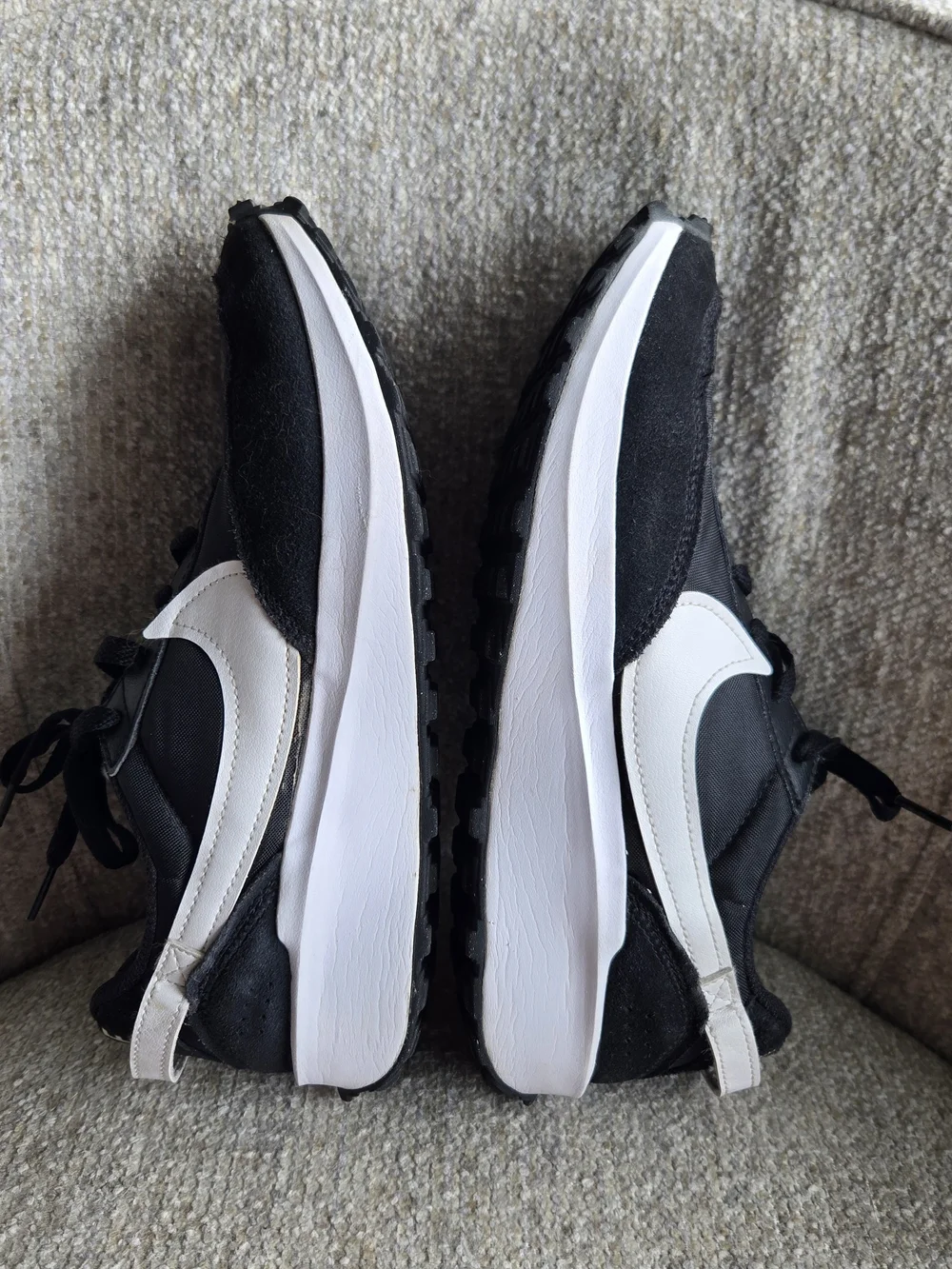 Nike Women's Black and White Low-Top Sneakers Sz 8